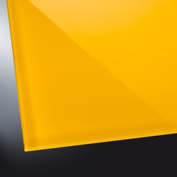 lackiertes-glas-glaenzend-rich-yellow-1023-glasheld Lackiertes Glas glänzend | Rich Yellow 1023 | nach Maß