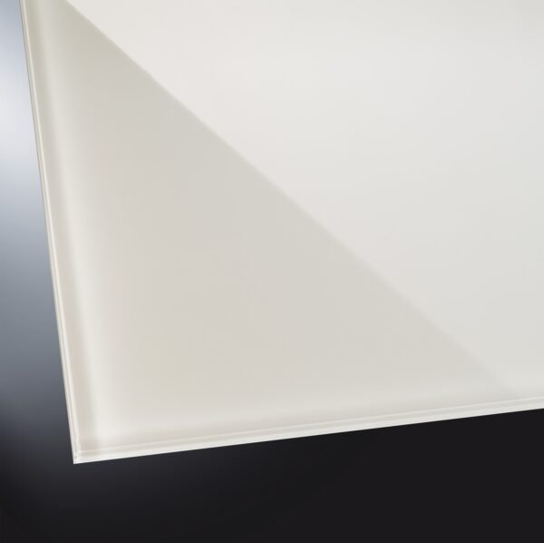 lackiertes-glas-glaenzend-soft-white-ral-9010-glasheld Lackiertes Glas glänzend | Soft White 9010 | nach Maß